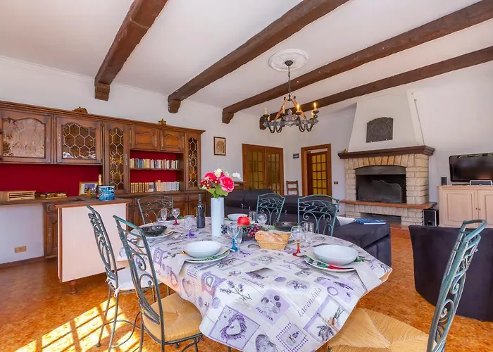 Martine Au Bord Du - Happy וילה