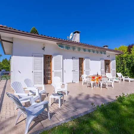 Villa Martine Au Bord Du - Happy Cadrezzate