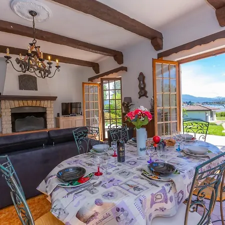 Villa Villa Martine Au Bord Du Lac With Garden - Happy Rentals *