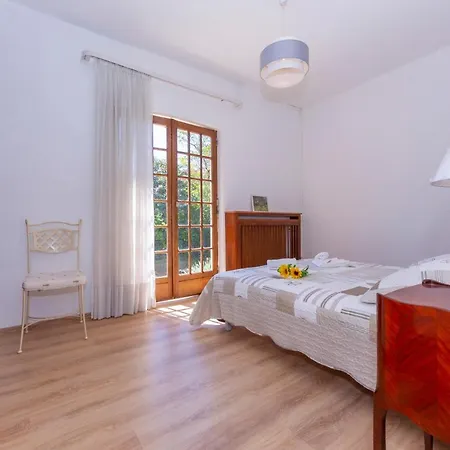Villa Villa Martine Au Bord Du Lac With Garden - Happy Rentals