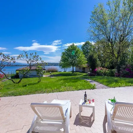 Martine Au Bord Du - Happy Βίλα