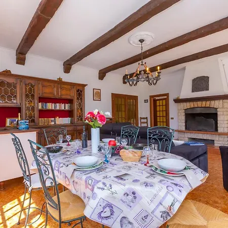 Villa Martine Au Bord Du Lac With Garden - Happy Rentals Villa