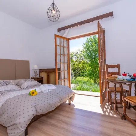 Villa Villa Martine Au Bord Du Lac With Garden - Happy Rentals Cadrezzate
