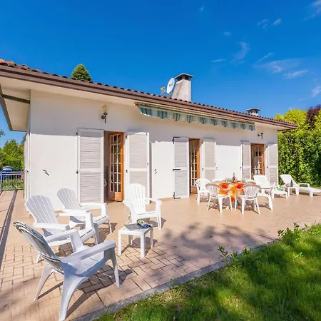 Villa Martine Au Bord Du Lac With Garden - Happy Rentals *