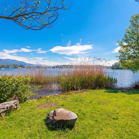 Villa Martine Au Bord Du Lac With Garden - Happy Rentals Villa Cadrezzate