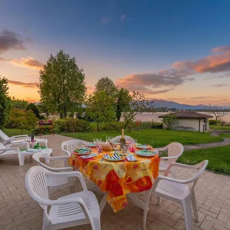 Villa Villa Martine Au Bord Du Lac With Garden - Happy Rentals