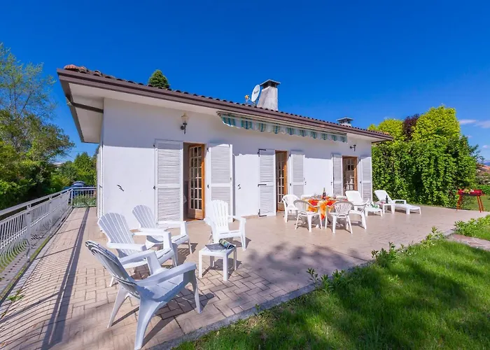 Villa Martine Au Bord Du - Happy Cadrezzate