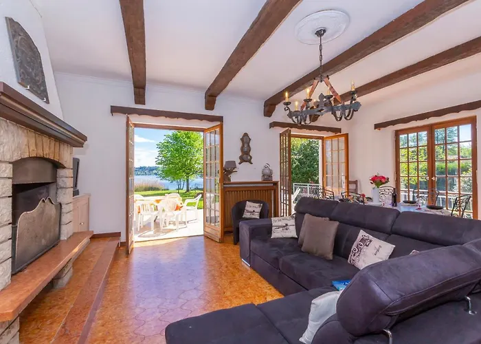 Villa Martine Au Bord Du - Happy Cadrezzate