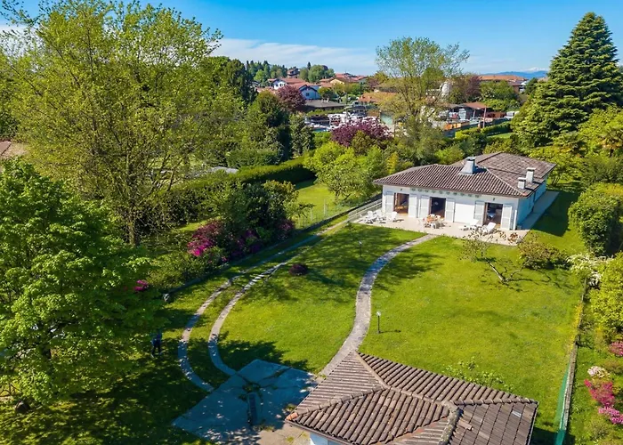 Villa Martine Au Bord Du - Happy Cadrezzate